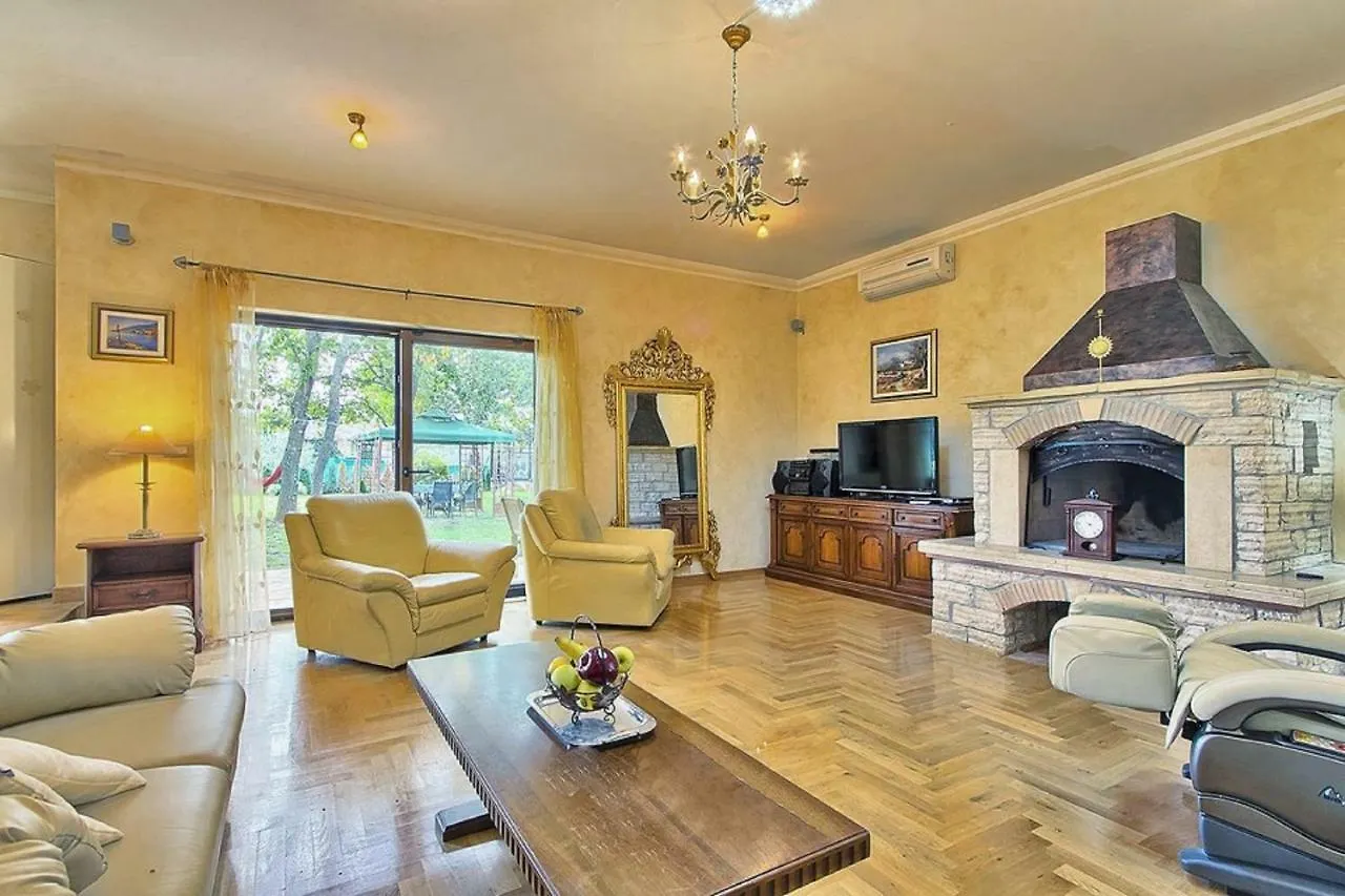 Holiday Home Sarita Sisan