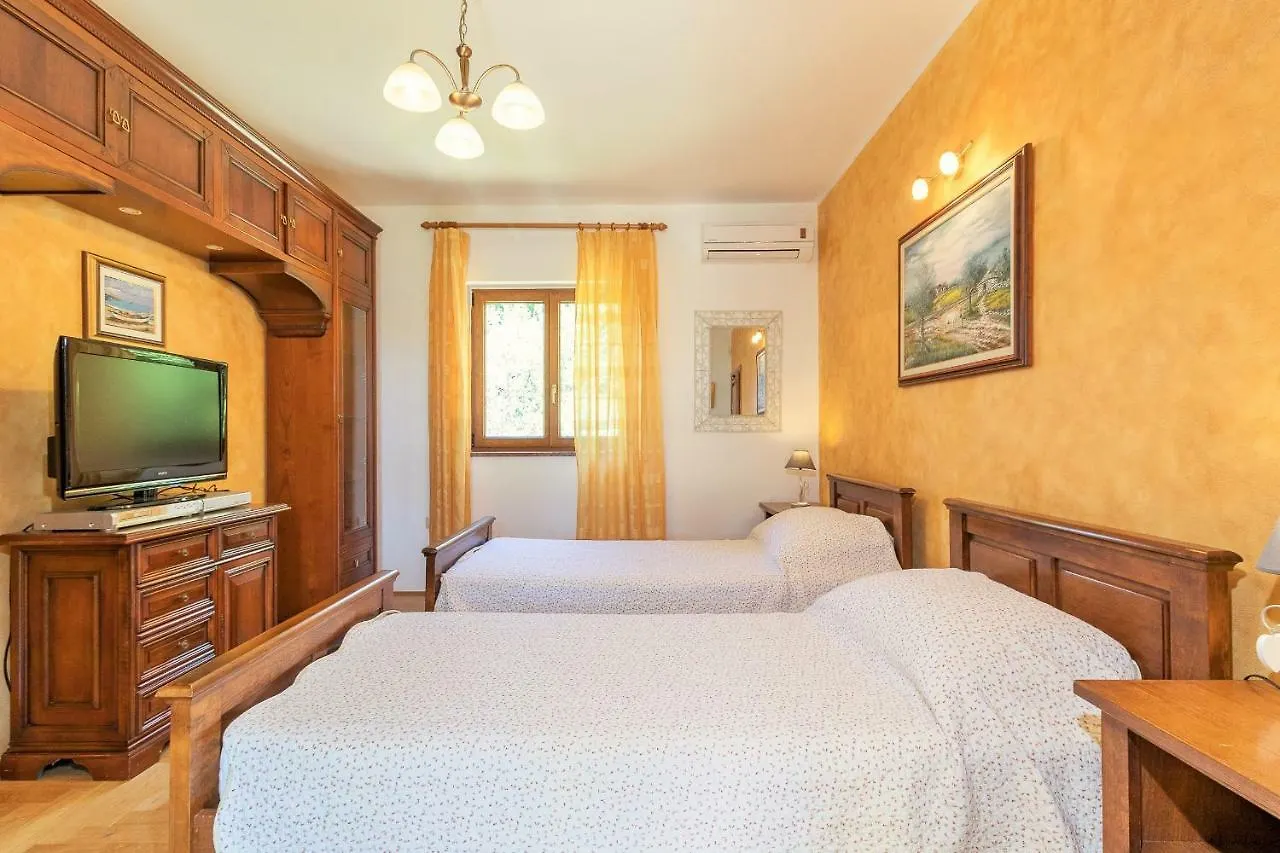 Holiday Home Sarita Šišan