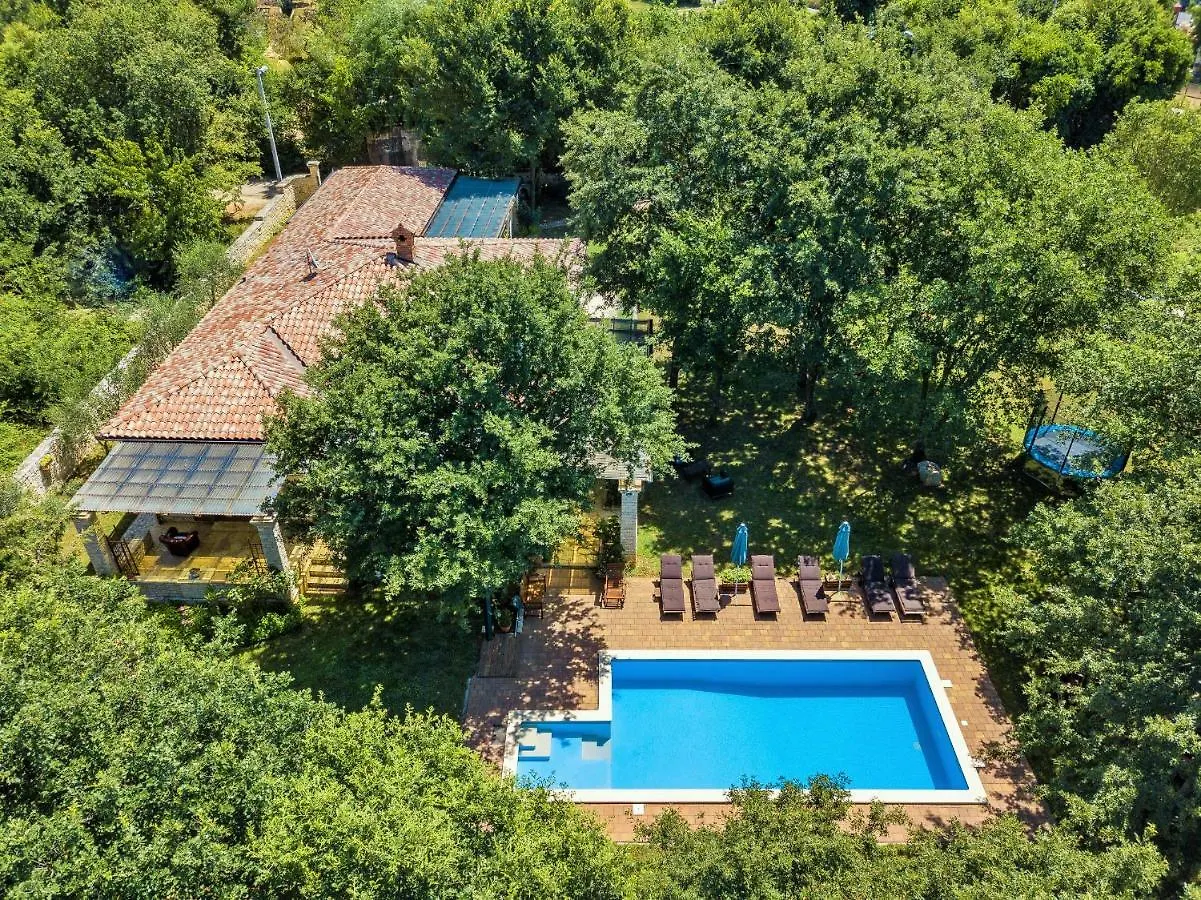 Holiday Home Sarita Sisan