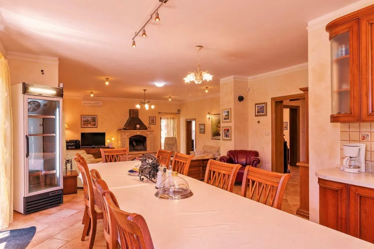 Holiday Home Sarita Sisan