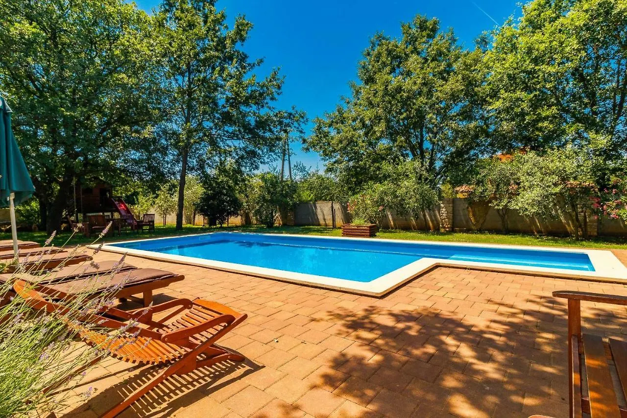 Holiday Home Sarita Sisan